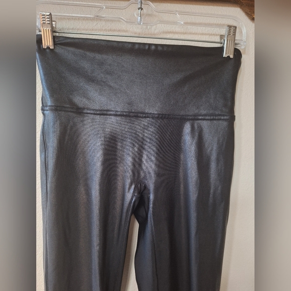 Spanx Womens Black Faux Leather Leggings Size M - Picture 3 of 5